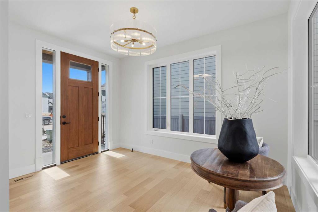 Picture for 378 Bessborough Drive SW
