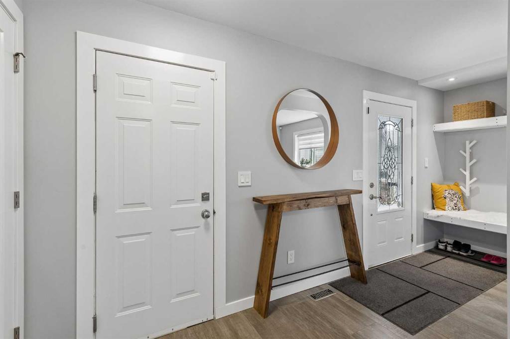 Picture for 105 Royal Birch Crescent NW