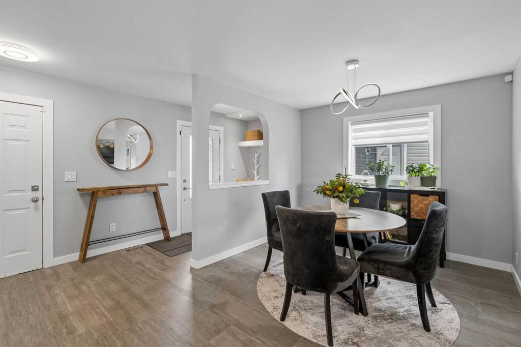 Picture for 105 Royal Birch Crescent NW