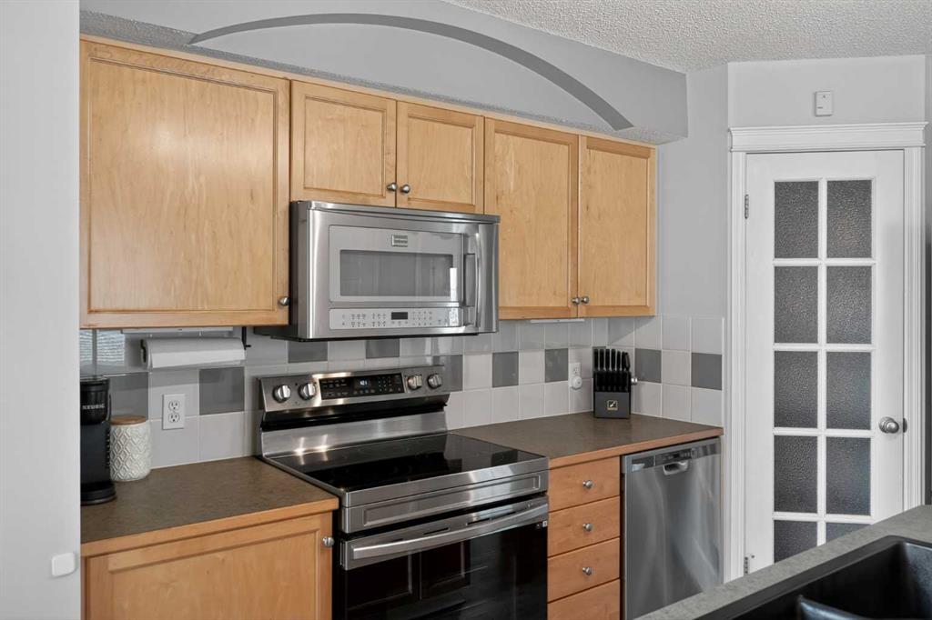 Picture for 33 Prestwick Rise SE