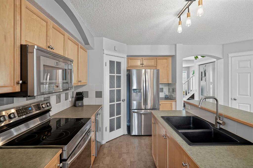 Picture for 33 Prestwick Rise SE