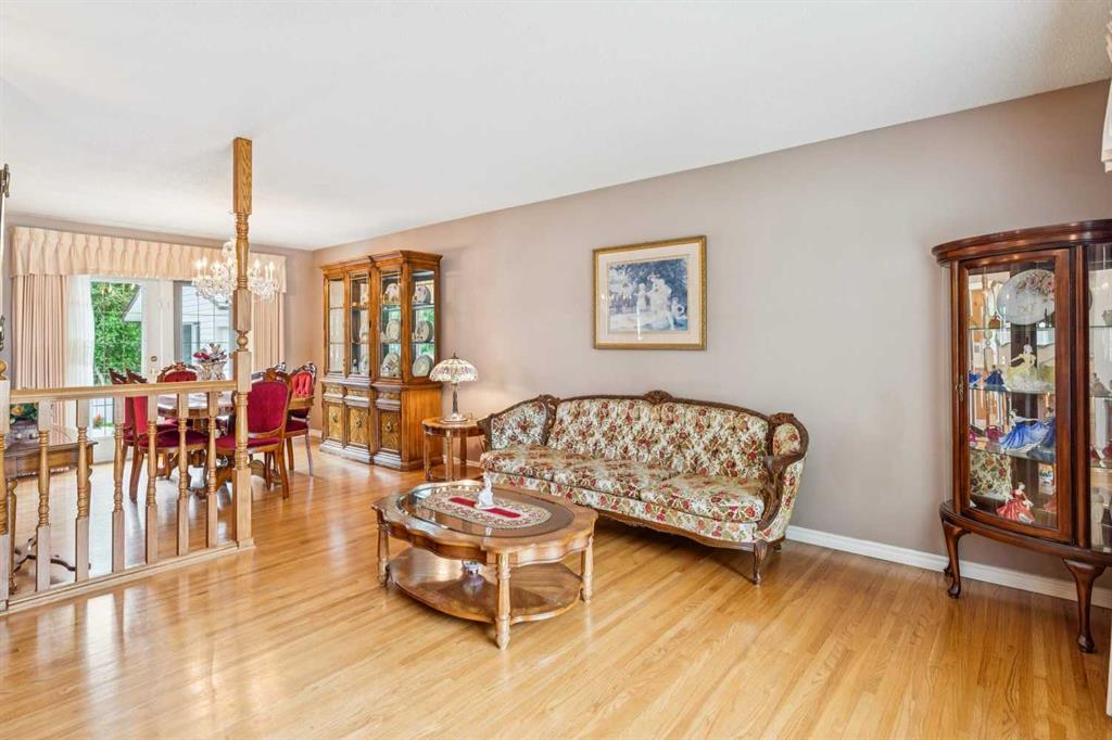 Picture for 5036 Vallance Crescent NW