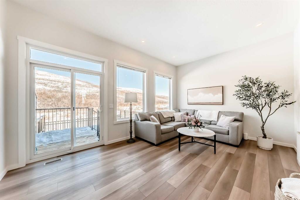 Picture for 272 Cranbrook Square SE