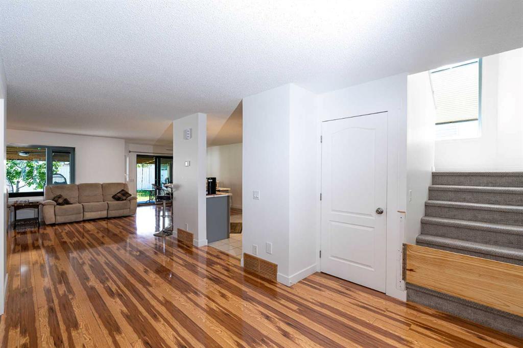 Picture for 270 Somerside Park SW