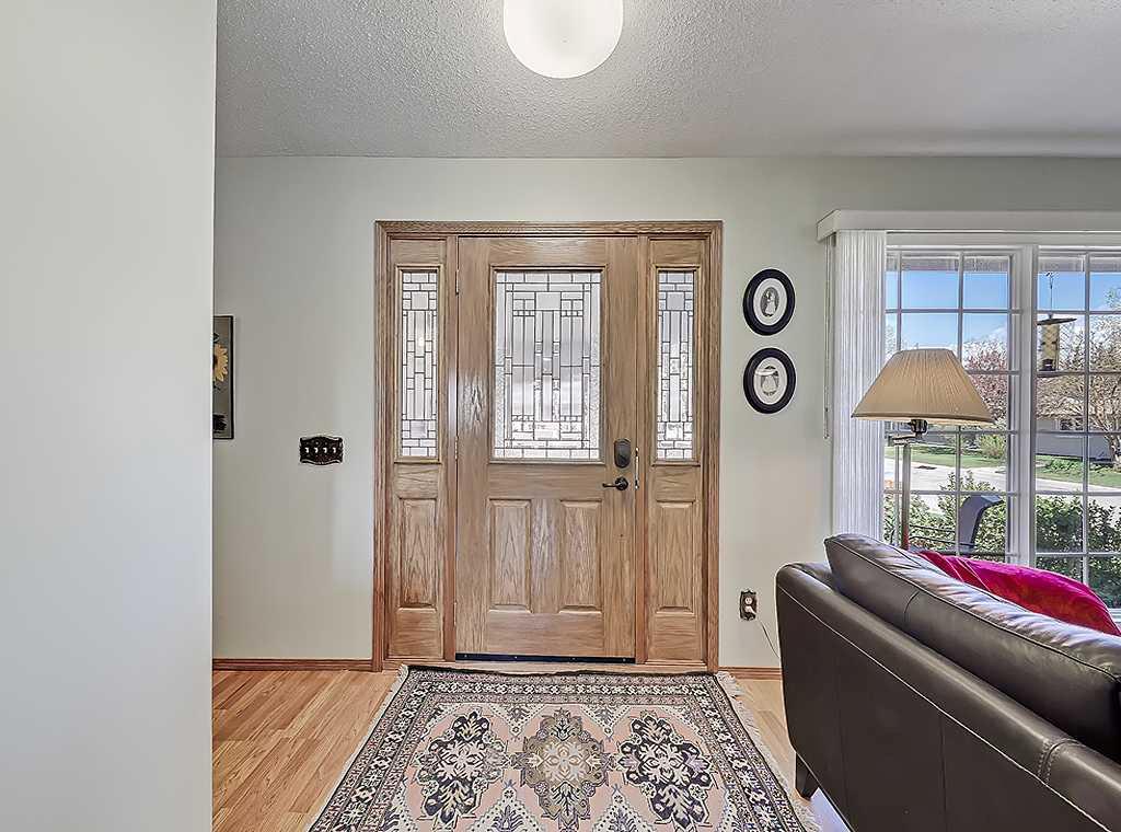 Picture for 728 Parkvalley Road SE