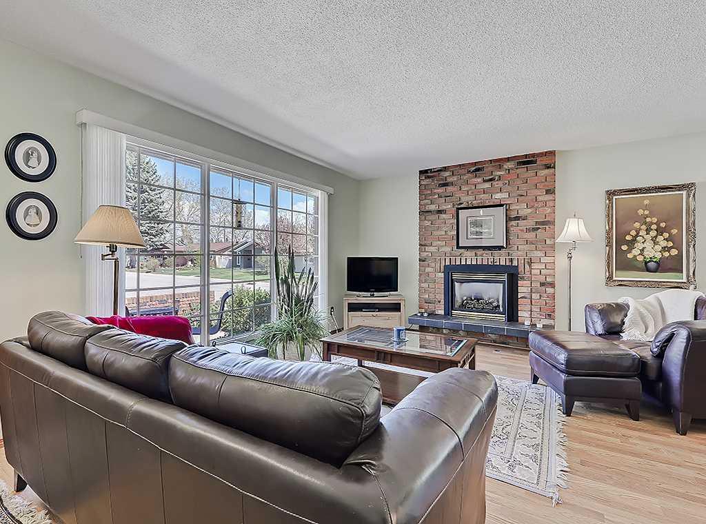Picture for 728 Parkvalley Road SE