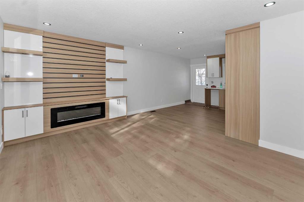 Picture for 915 Pinecliff Drive NE