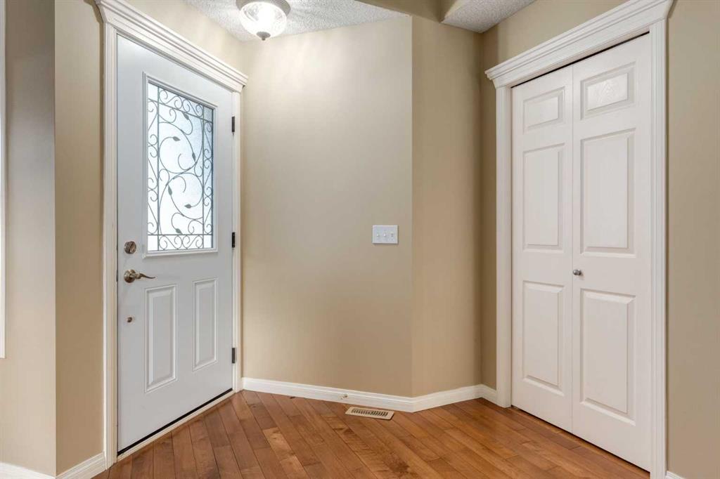 Picture for 1880 Thornbird Road SE