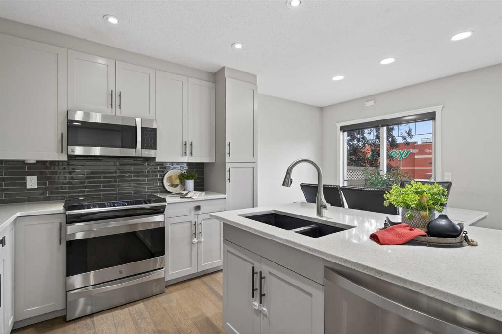 Picture for 21, 102 Canoe Square SW