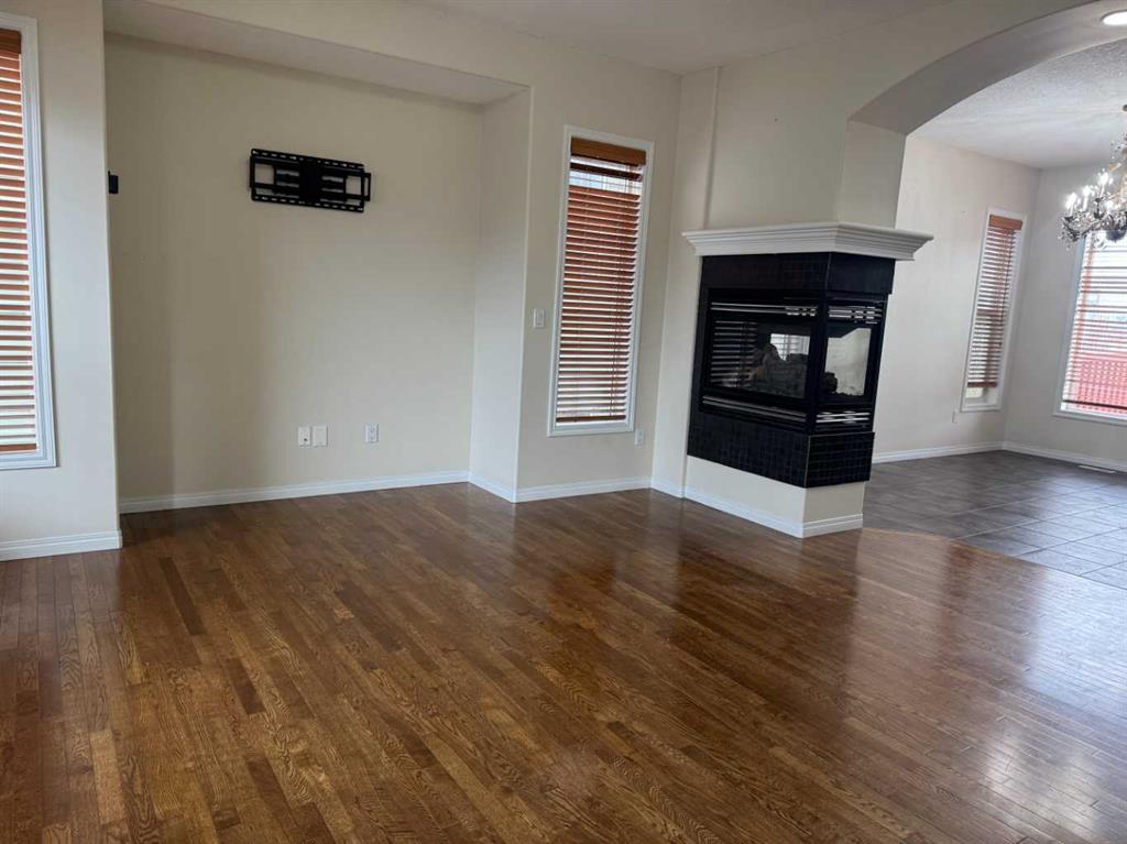 Picture for 8 Taralake Way NE