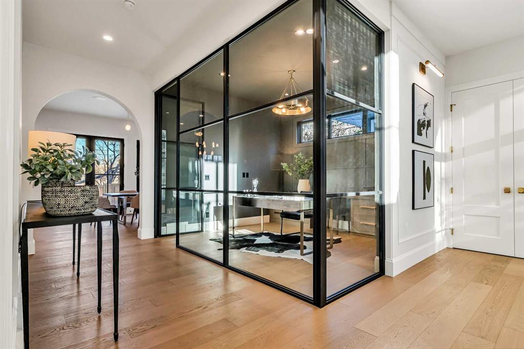 Picture for 518 33 Avenue SW