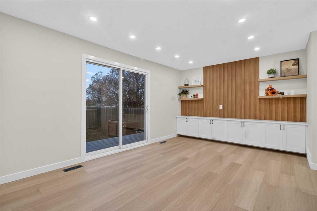 Picture for 25, 6100 4 Avenue NE