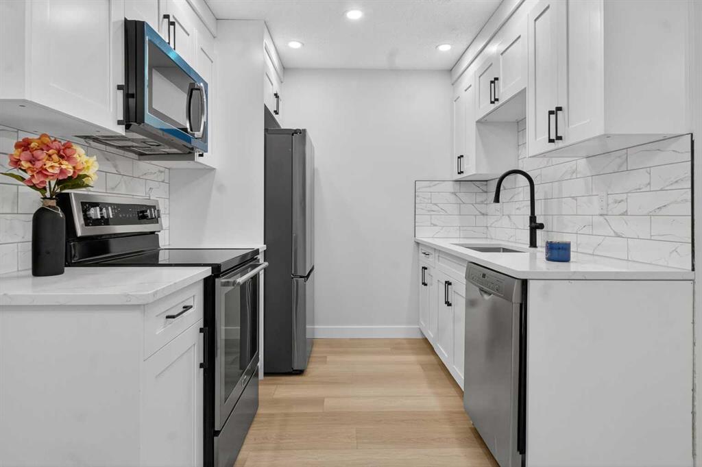 Picture for 25, 6100 4 Avenue NE