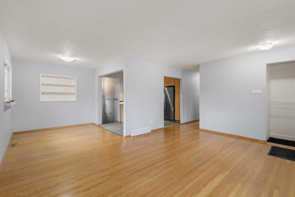 Picture for 459 Astoria Crescent SE