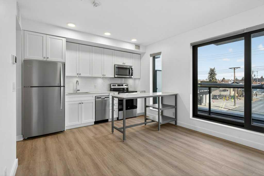 Picture for 206, 123 4 Street NE