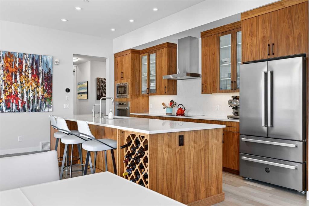 Picture for 402, 21 Lebel Crescent NW