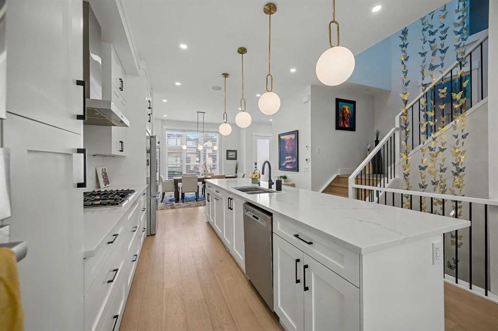 Picture for 453 26 Avenue NW