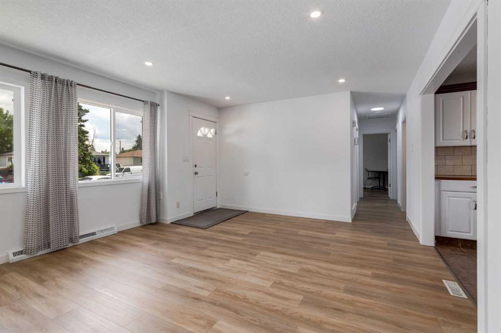 Picture for 1321 39 Street SE