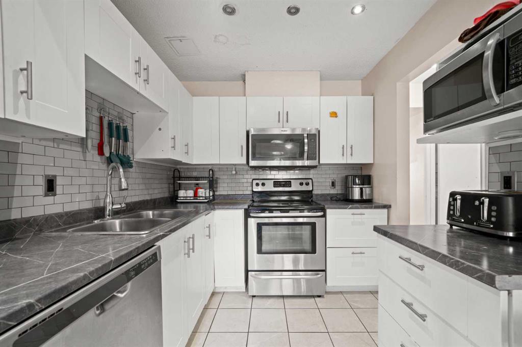 Picture for 124 Berkley Way NW