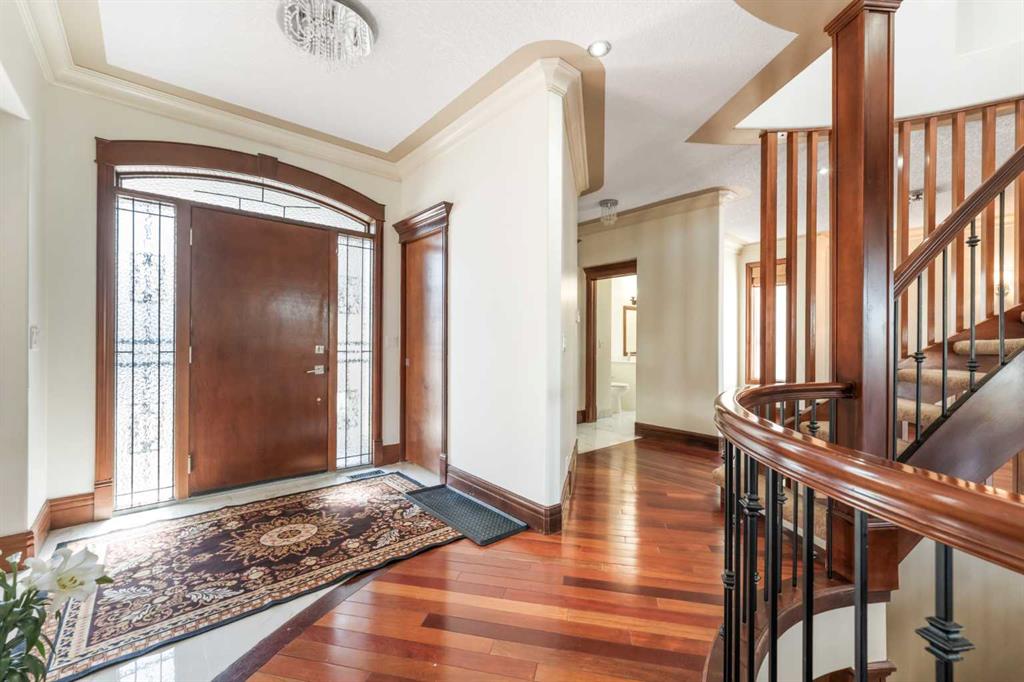 Picture for 8 Coulee Park SW