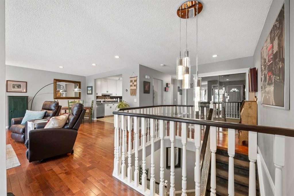 Picture for 38 Richelieu Court SW