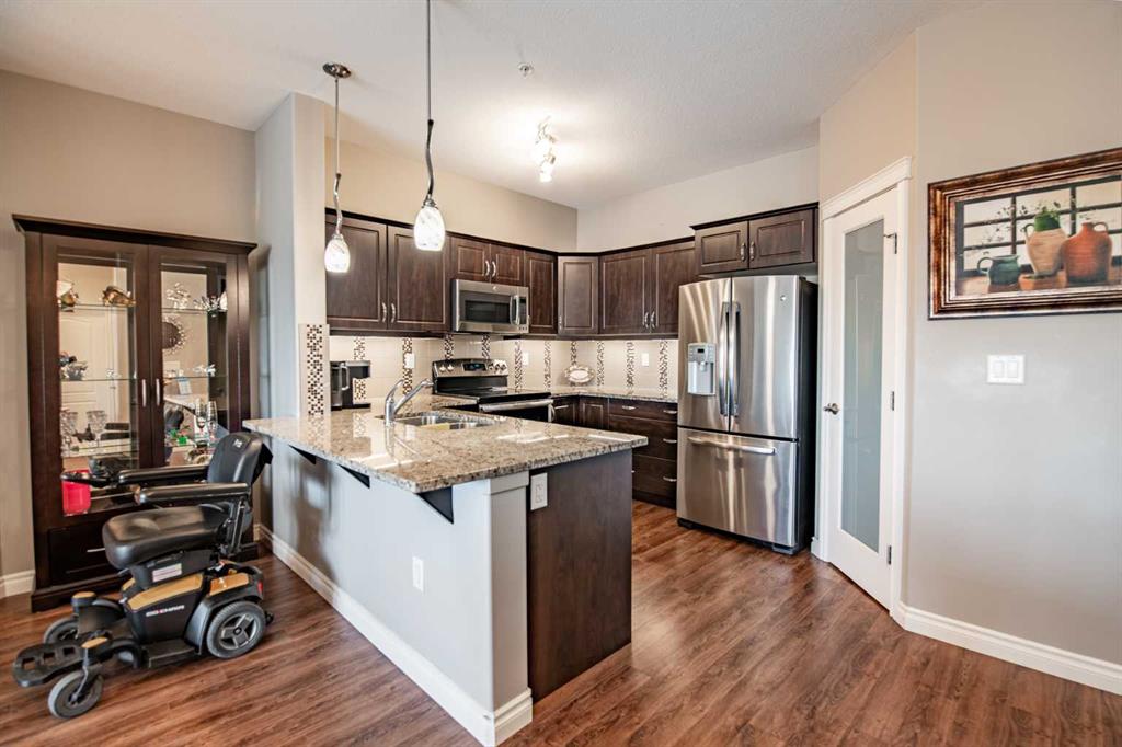 Picture for 332, 6 Michener Boulevard 