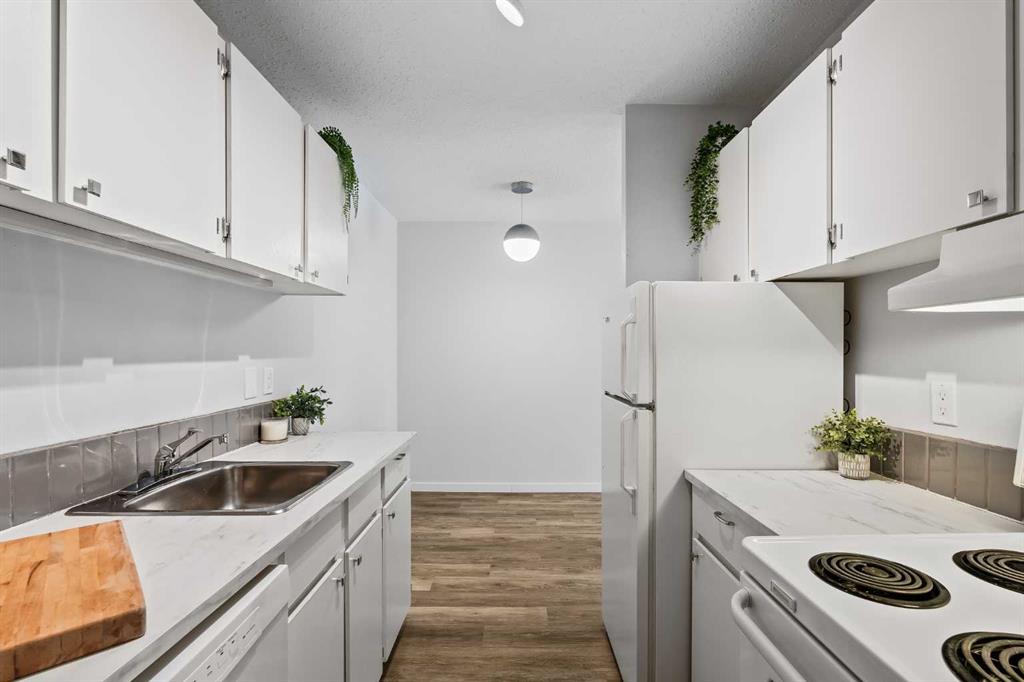 Picture for 204, 310 4 Avenue NE