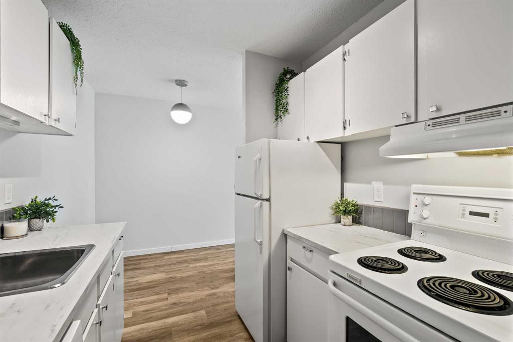 Picture for 204, 310 4 Avenue NE