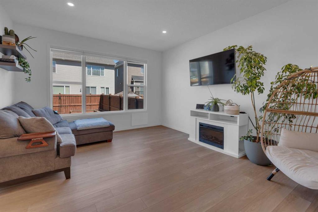 Picture for 76 Carringsby Avenue NW