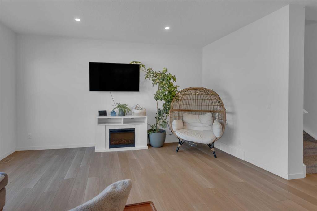 Picture for 76 Carringsby Avenue NW