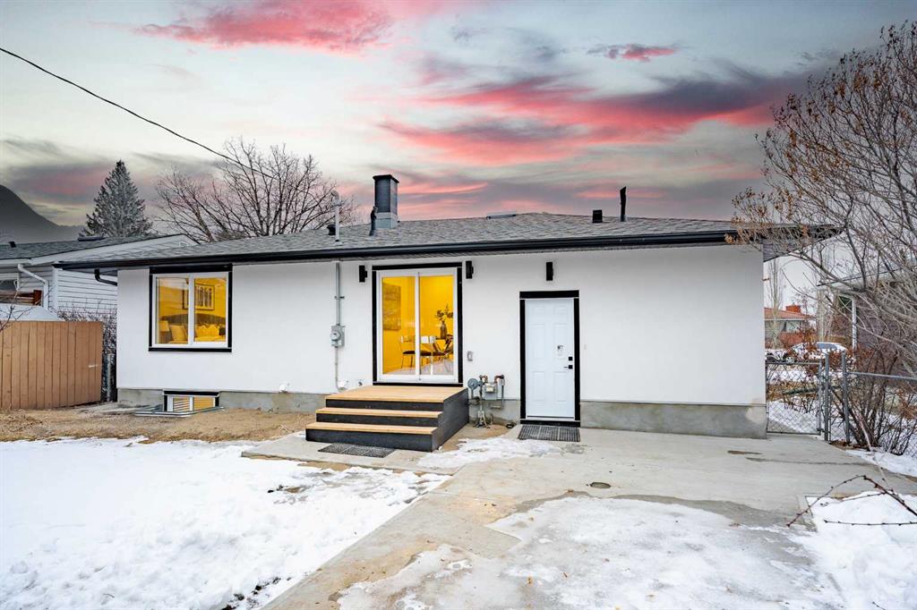 Picture for 451 Arlington Drive SE