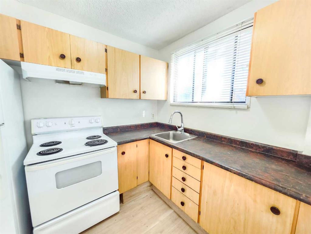 Picture for 423 3 Avenue NE