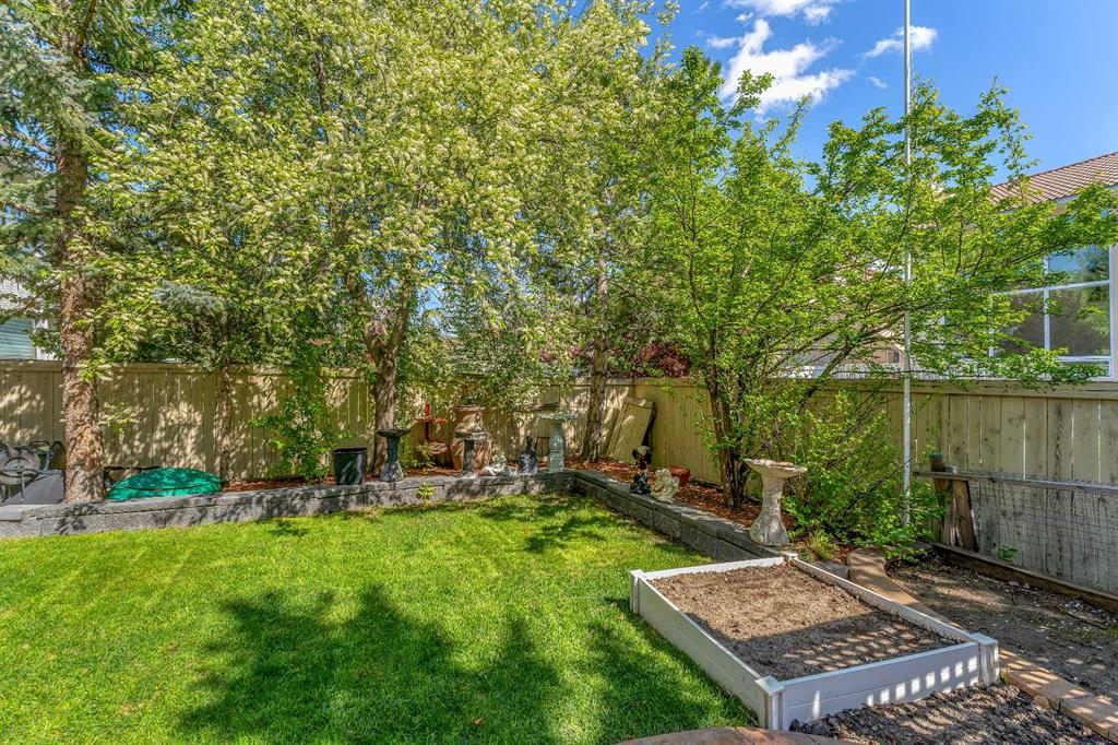 Picture for 33 Edgevalley Way NW