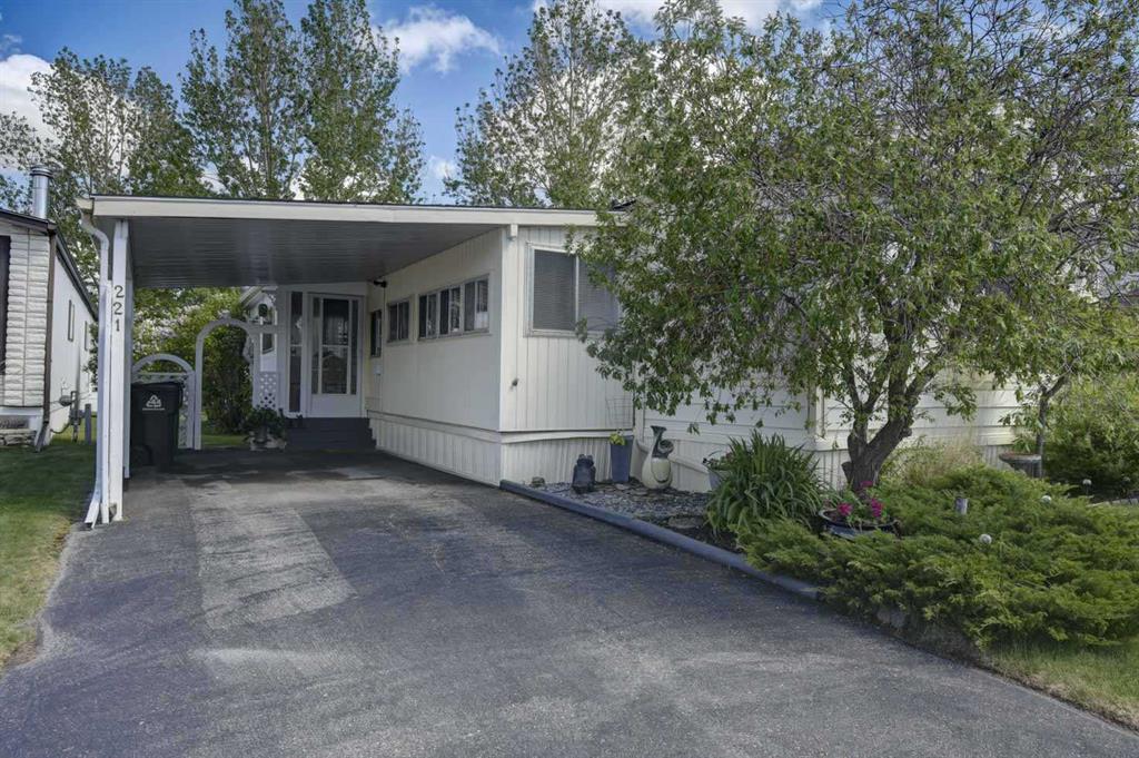 Picture for 221, 99 Arbour Lake Road NW