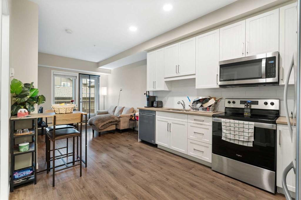 Picture for 112, 30 Mahogany Mews SE