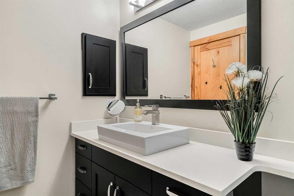 Picture for 102, 2100A Stewart Creek Drive  https://www.cirrealty.ca/reb/creb/82/A2265382_23.jpg