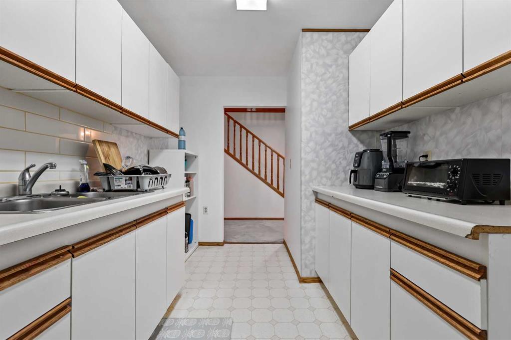 Picture for 3 Pump Hill Landing SW https://www.cirrealty.ca/reb/creb/82/A2265982_35.jpg