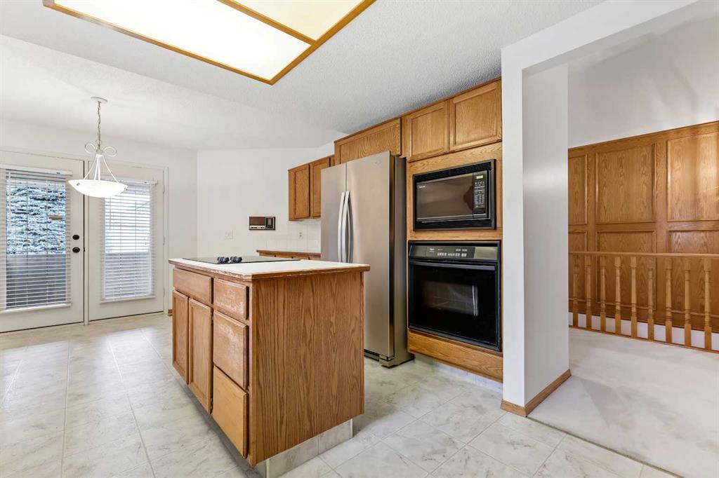 Picture for 3 Pump Hill Landing SW https://www.cirrealty.ca/reb/creb/82/A2265982_8.jpg