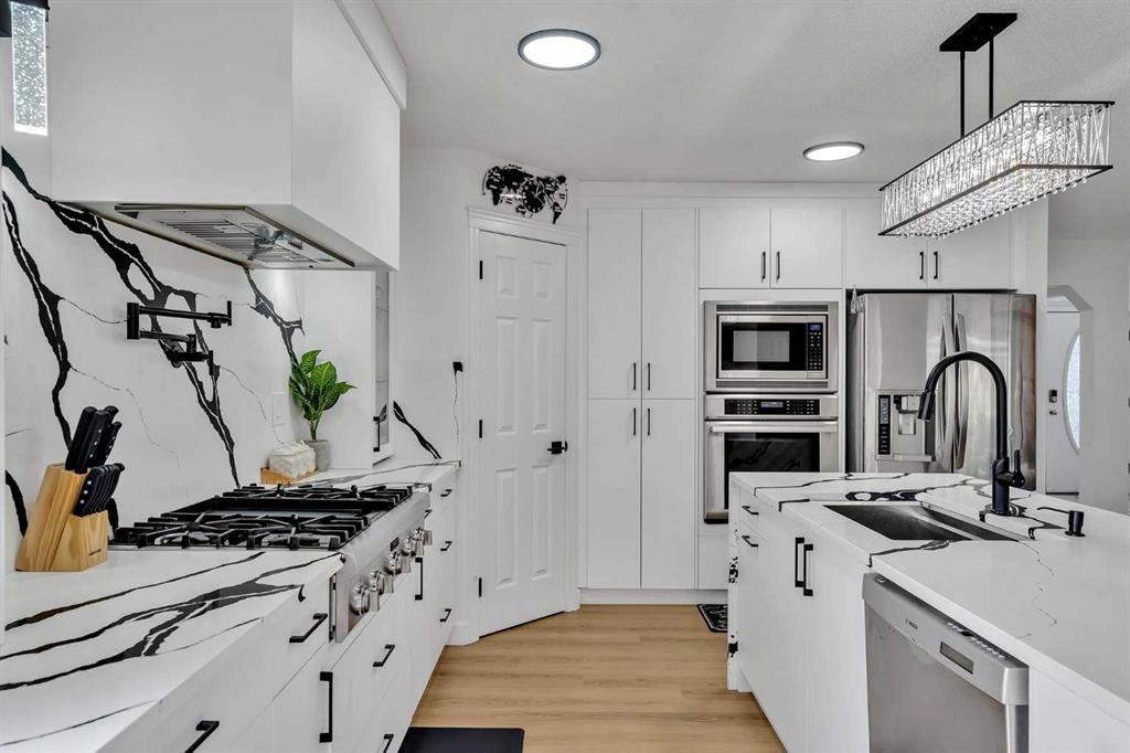 Picture for 135 West Lakeview Passage 