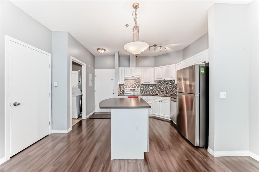 Picture for 209, 1000 Applevillage Court SE