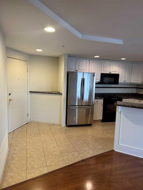 Picture for 2003, 683 10 Street SW