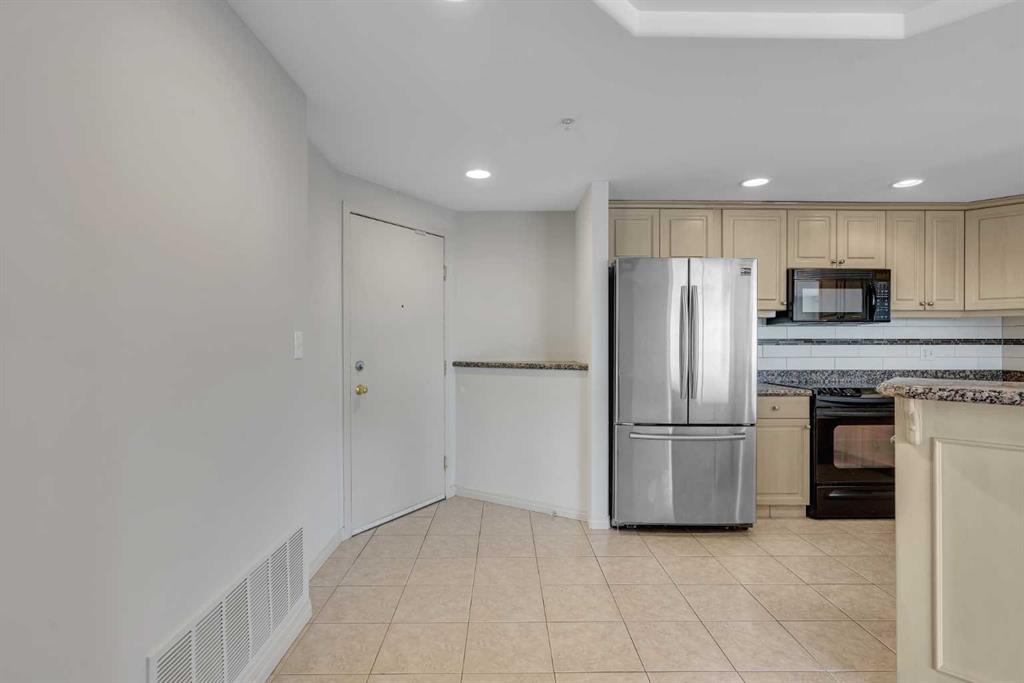 Picture for 2003, 683 10 Street SW