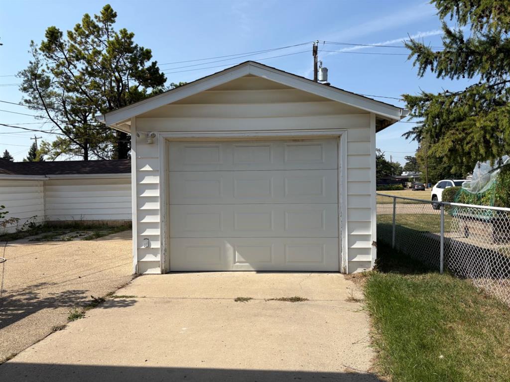 Picture for 3918 56 Avenue 