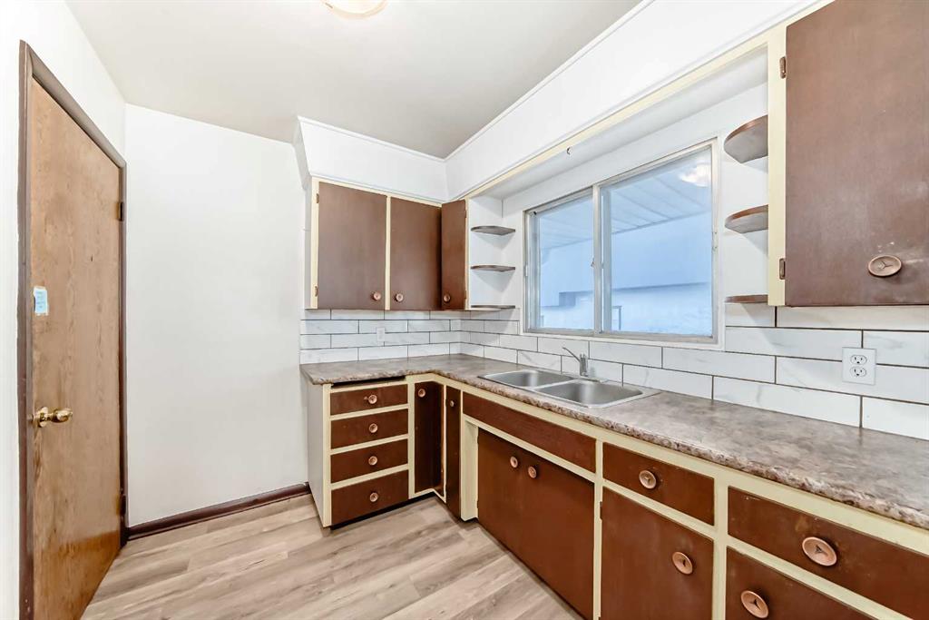 Picture for 2236 37 Street SW