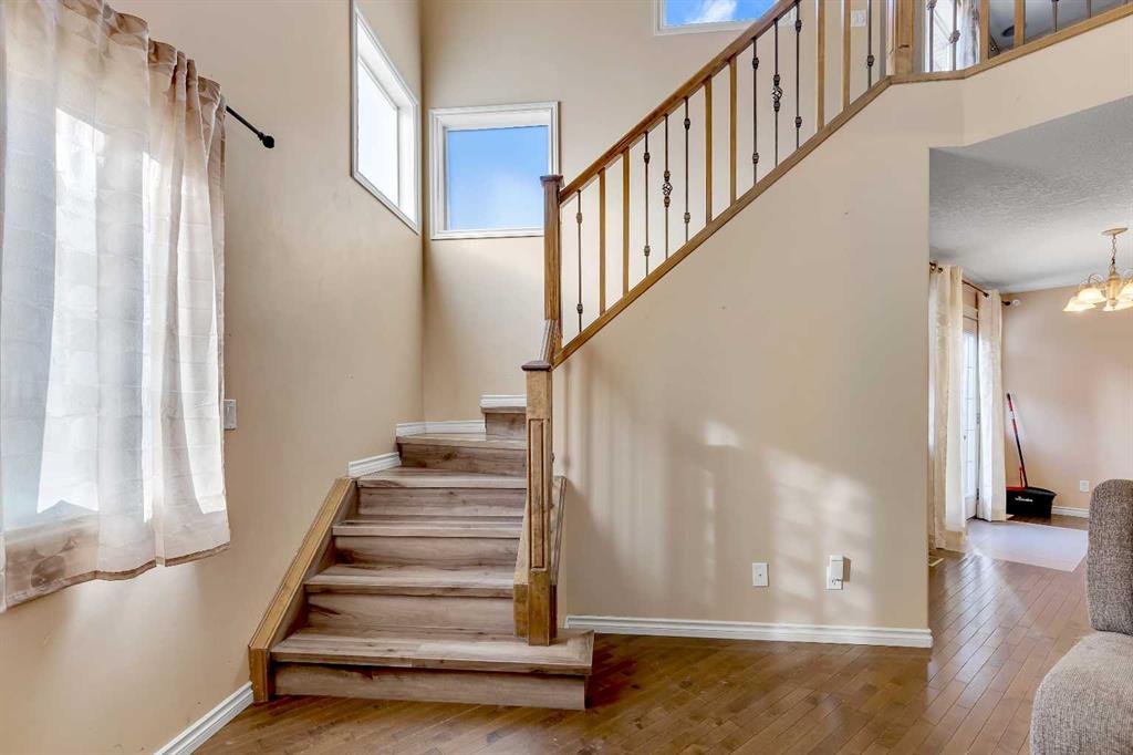 Picture for 60 Sherwood Way NW