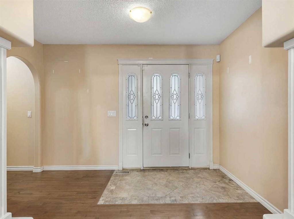 Picture for 60 Sherwood Way NW