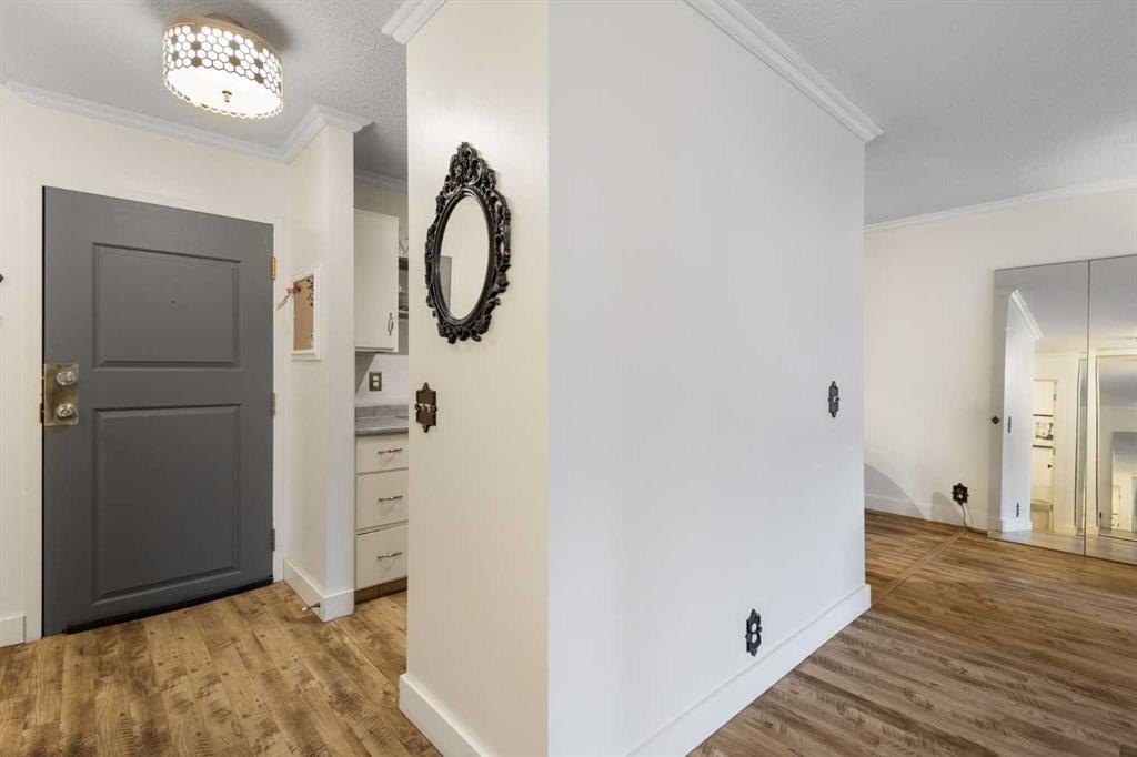 Picture for 305, 2611 15A Street SW