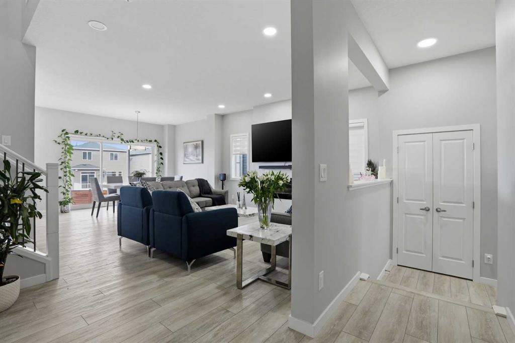 Picture for 276 Calhoun Crescent NE