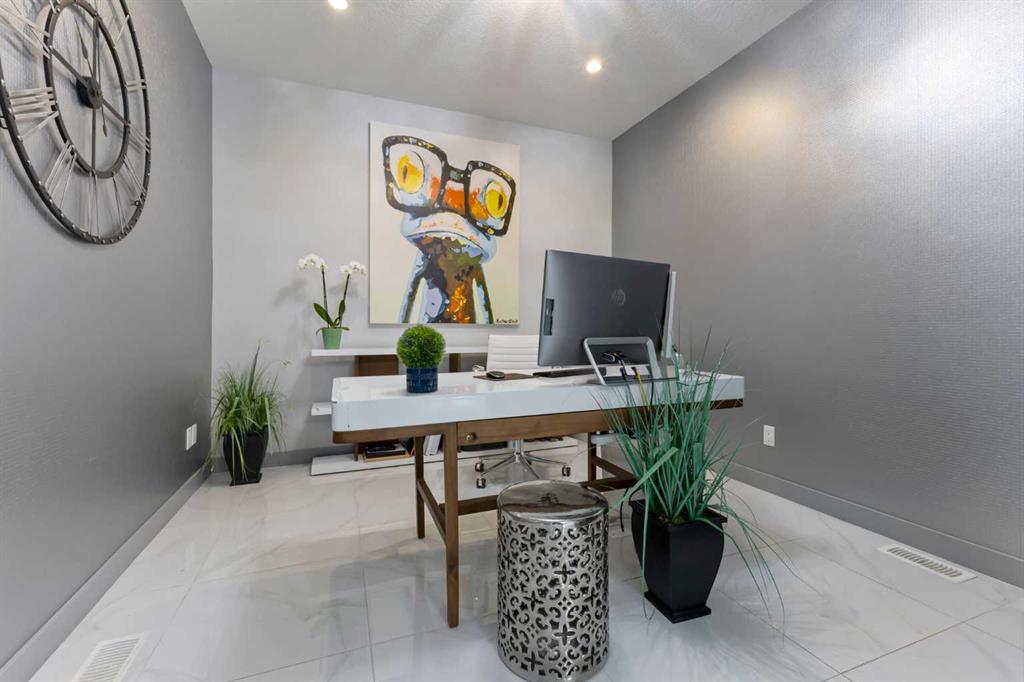 Picture for 584 Muirfield Crescent 