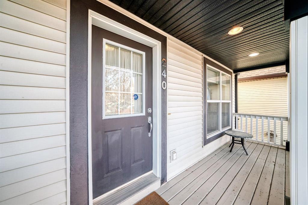 Picture for 240 Prestwick Way SE